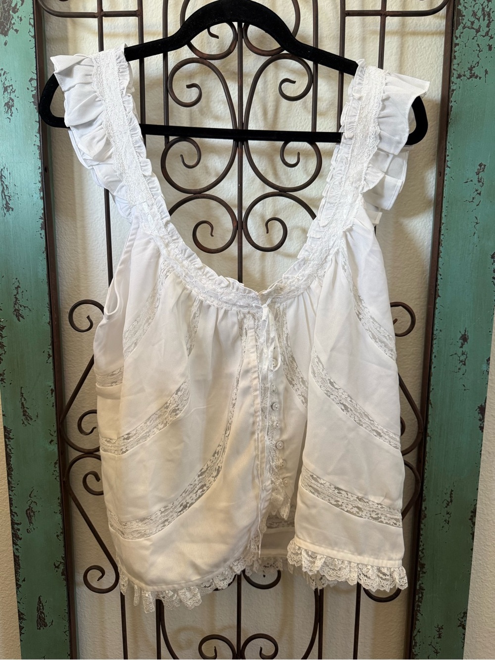 Free People NWT White Lace Ruffle Boho Tank Top | Size Medium | $98 Retail - Picture 2 of 6
